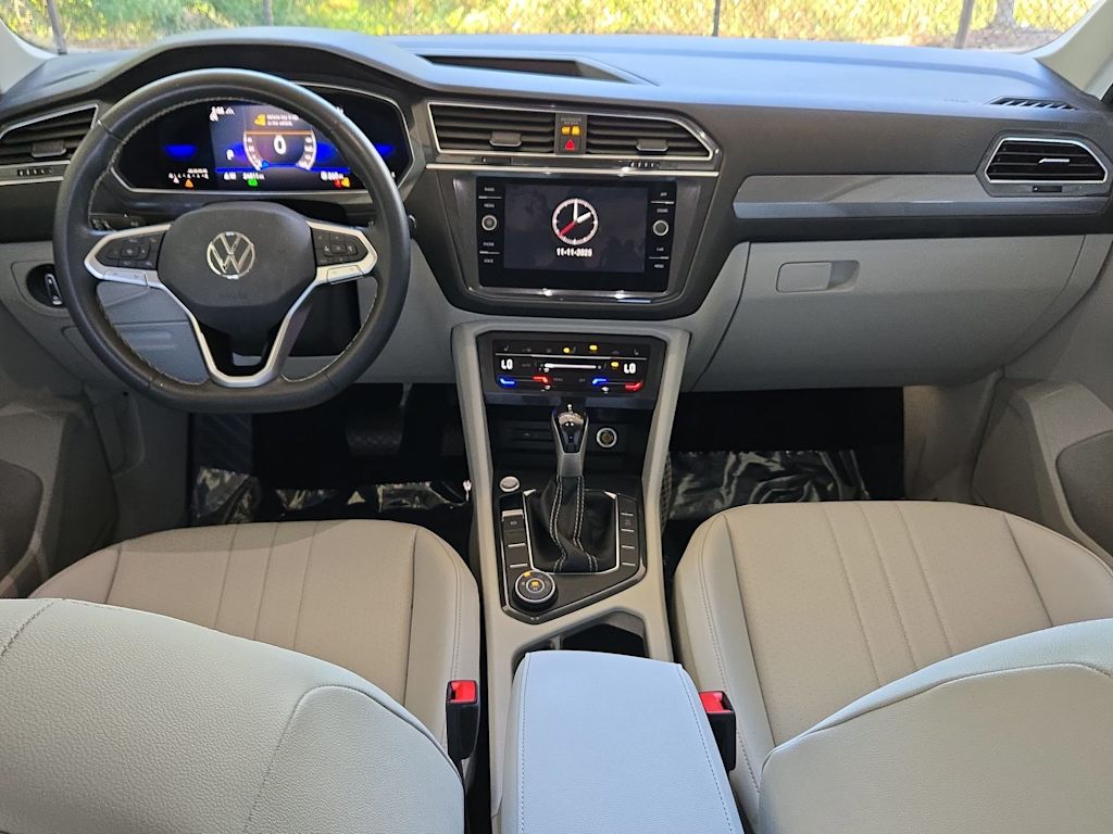 Thumbnail: 2023 Volkswagen Tiguan - 10
