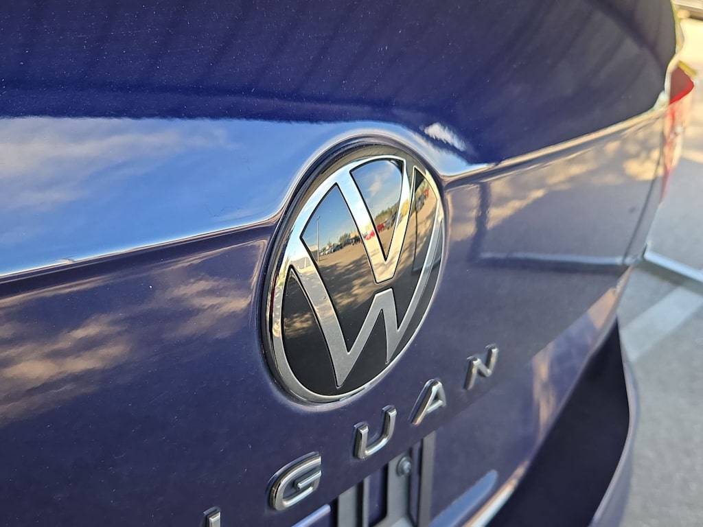 Thumbnail: 2023 Volkswagen Tiguan - 7