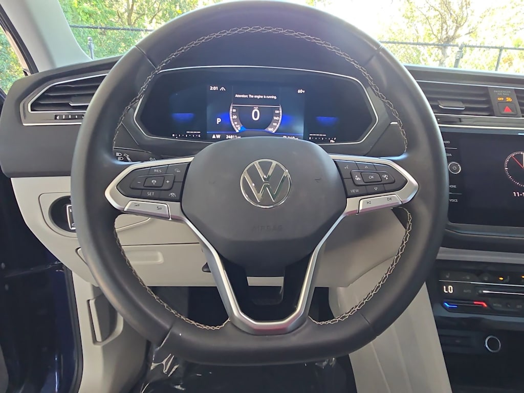 Thumbnail: 2023 Volkswagen Tiguan - 14