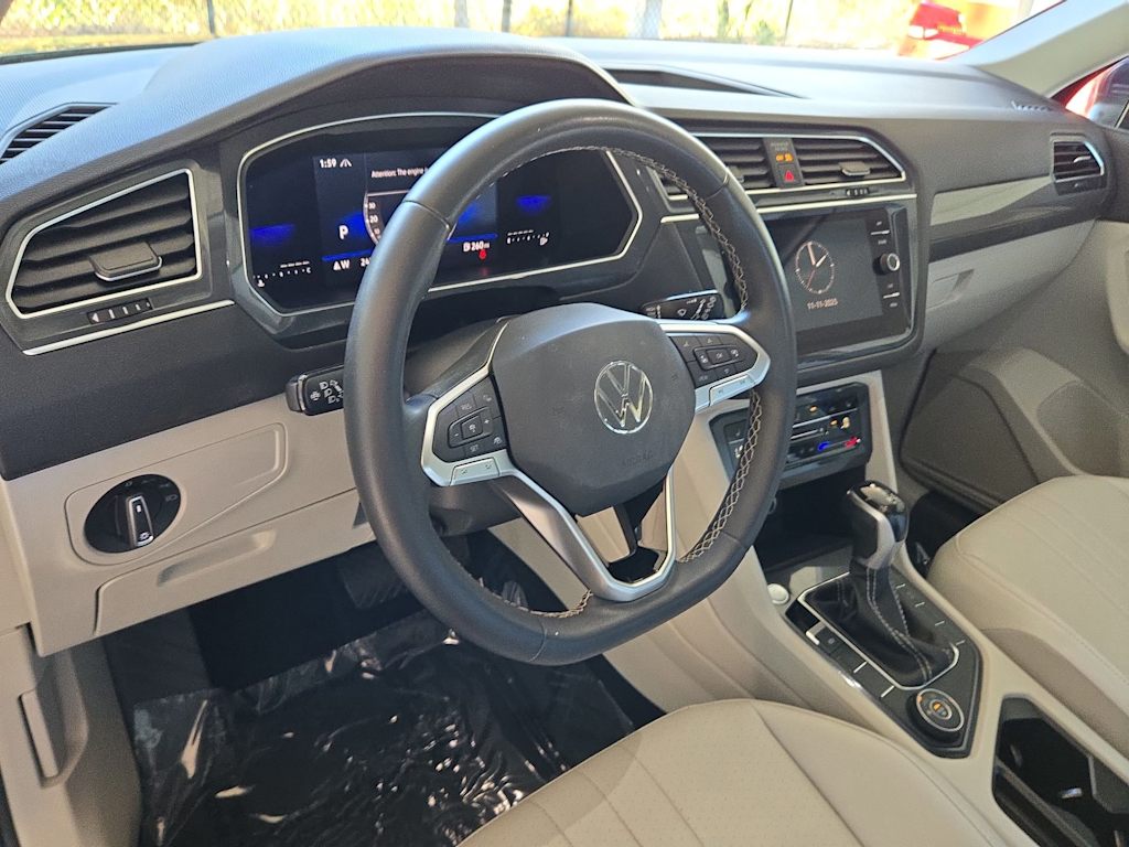 Thumbnail: 2023 Volkswagen Tiguan - 2