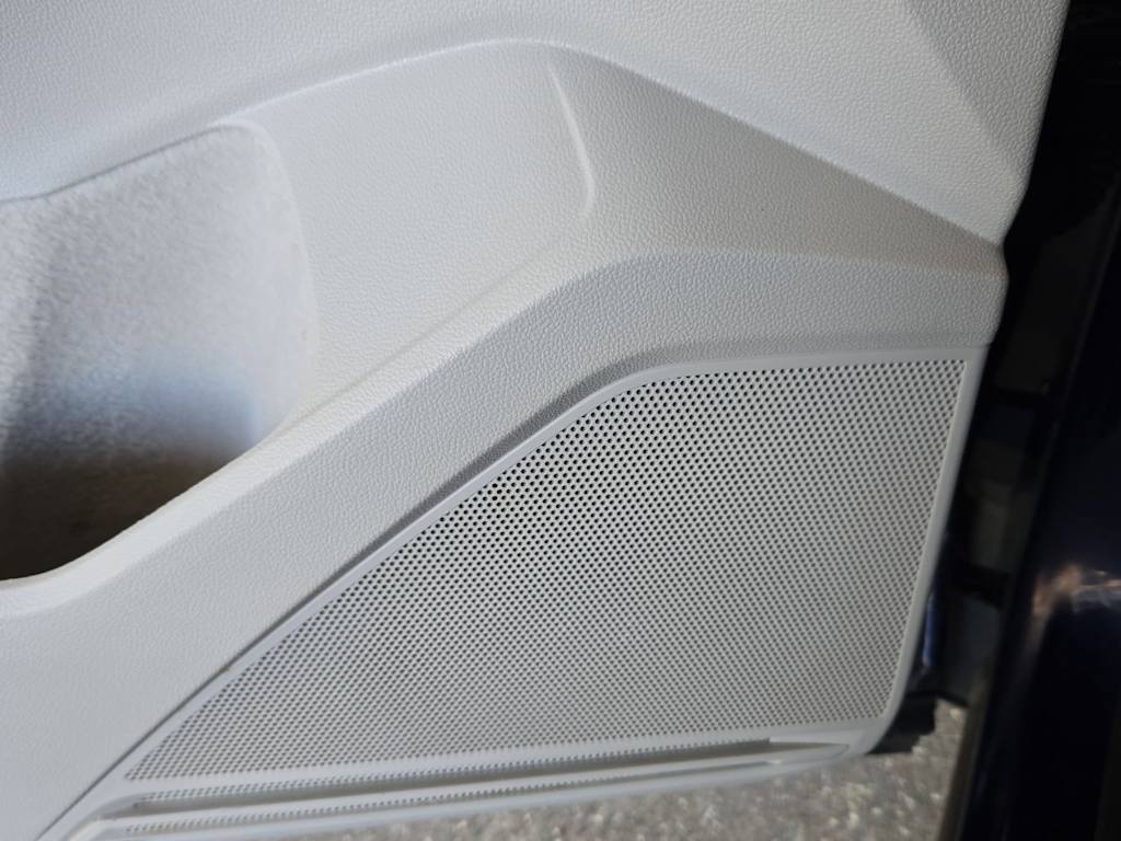 Thumbnail: 2023 Volkswagen Tiguan - 35