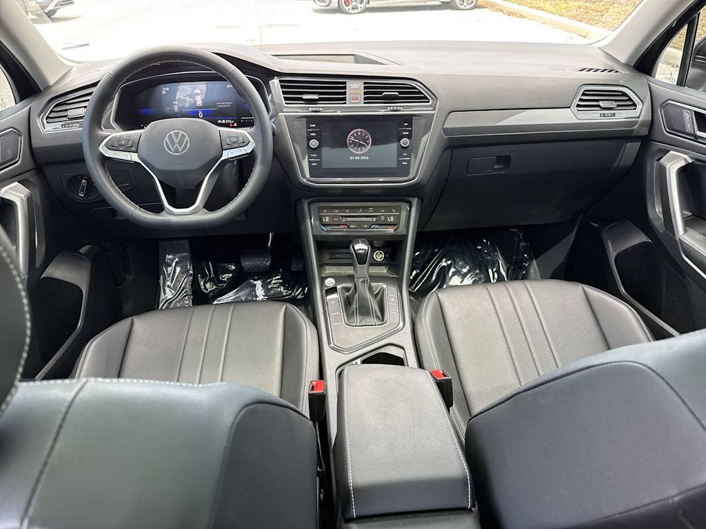 Thumbnail: 2023 Volkswagen Tiguan - 9