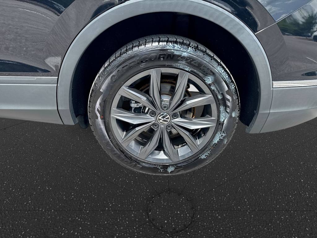 Thumbnail: 2023 Volkswagen Tiguan - 8
