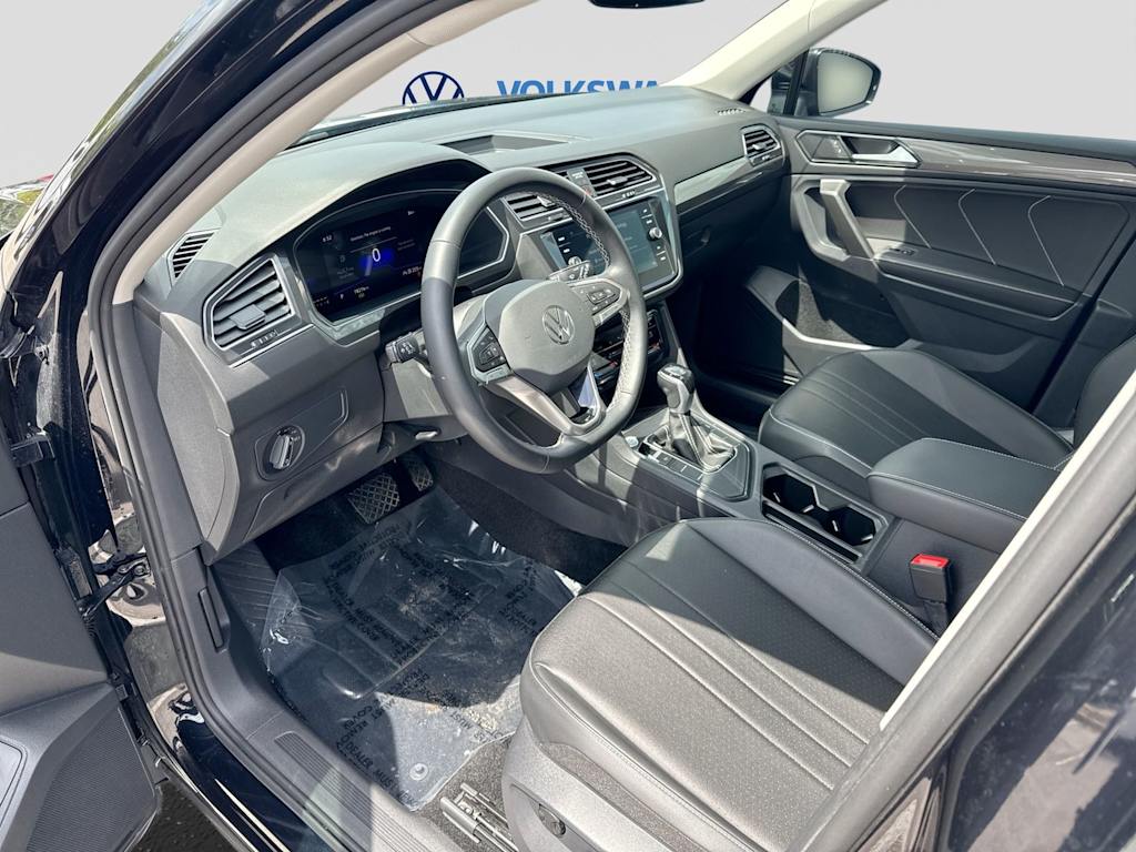 Thumbnail: 2023 Volkswagen Tiguan - 2