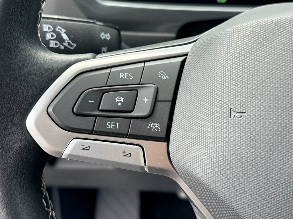 Thumbnail: 2023 Volkswagen Tiguan - 34