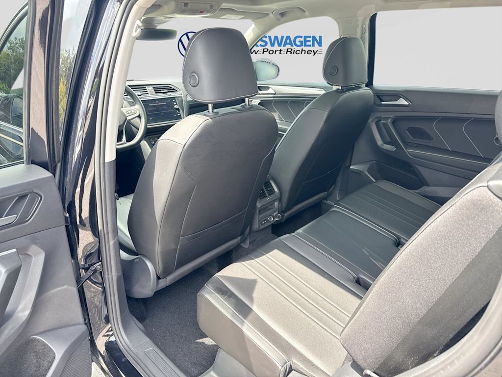 Thumbnail: 2023 Volkswagen Tiguan - 12