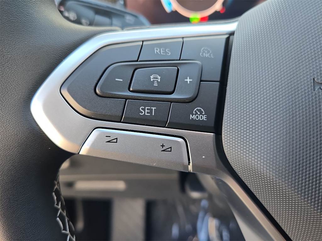 Thumbnail: 2025 Volkswagen Tiguan - 31