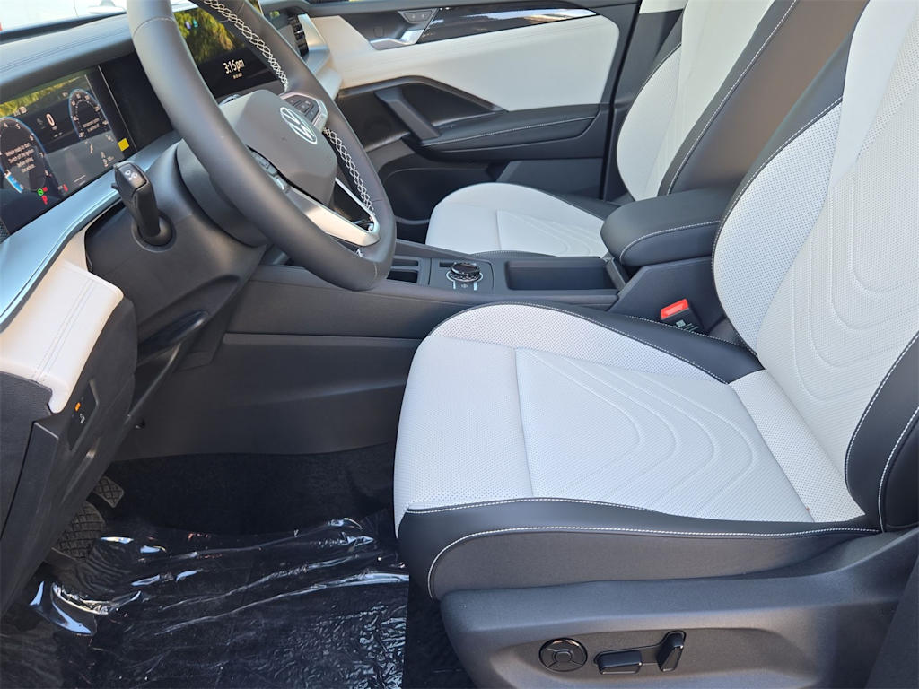 Thumbnail: 2025 Volkswagen Tiguan - 11