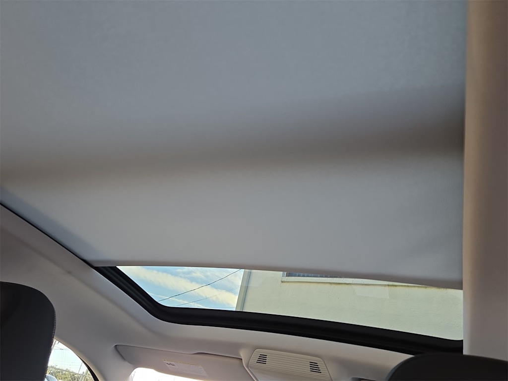 Thumbnail: 2025 Volkswagen Tiguan - 30