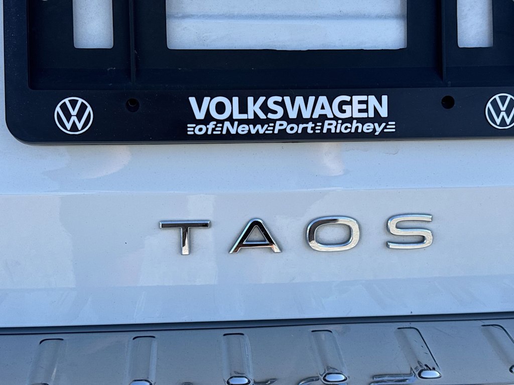 Thumbnail: 2023 Volkswagen Taos - 17