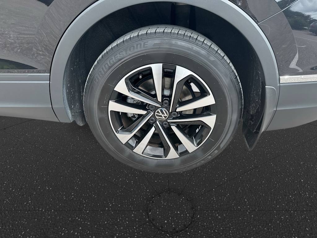 Thumbnail: 2024 Volkswagen Tiguan - 8