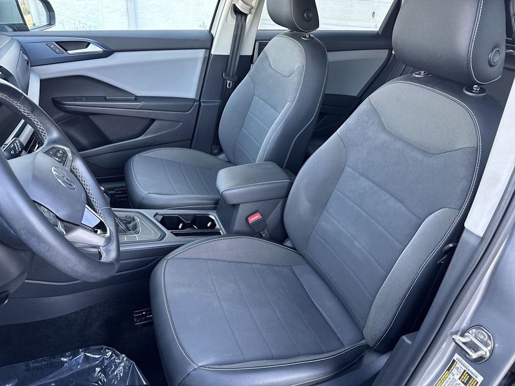 Thumbnail: 2022 Volkswagen Taos - 11