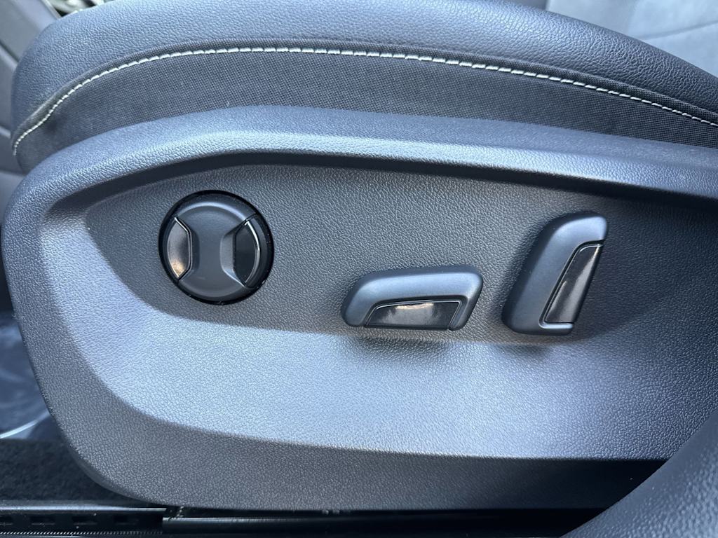 Thumbnail: 2022 Volkswagen Taos - 25