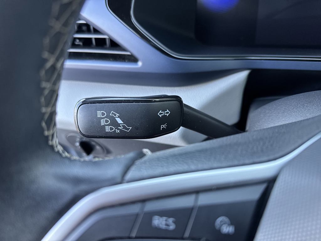 Thumbnail: 2022 Volkswagen Taos - 31