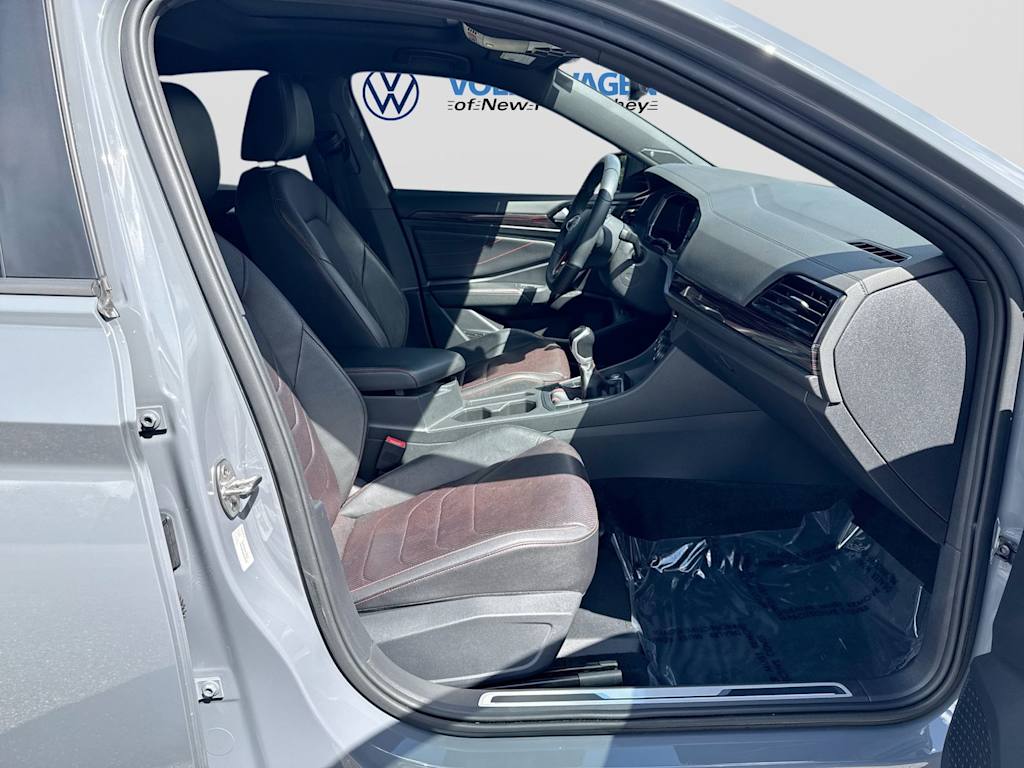 Thumbnail: 2022 Volkswagen Jetta - 10