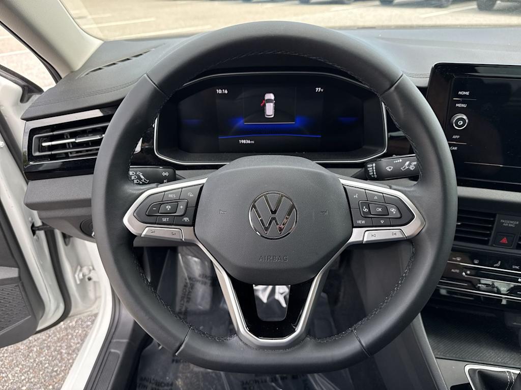 Thumbnail: 2025 Volkswagen Jetta - 10