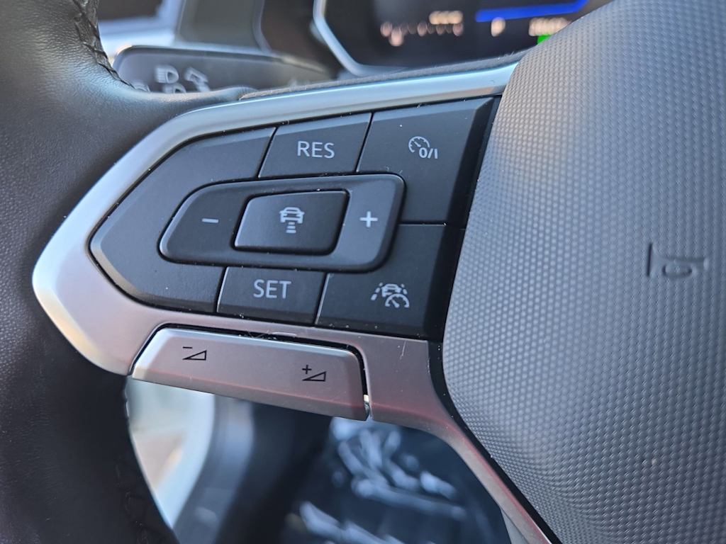 Thumbnail: 2023 Volkswagen Jetta - 31