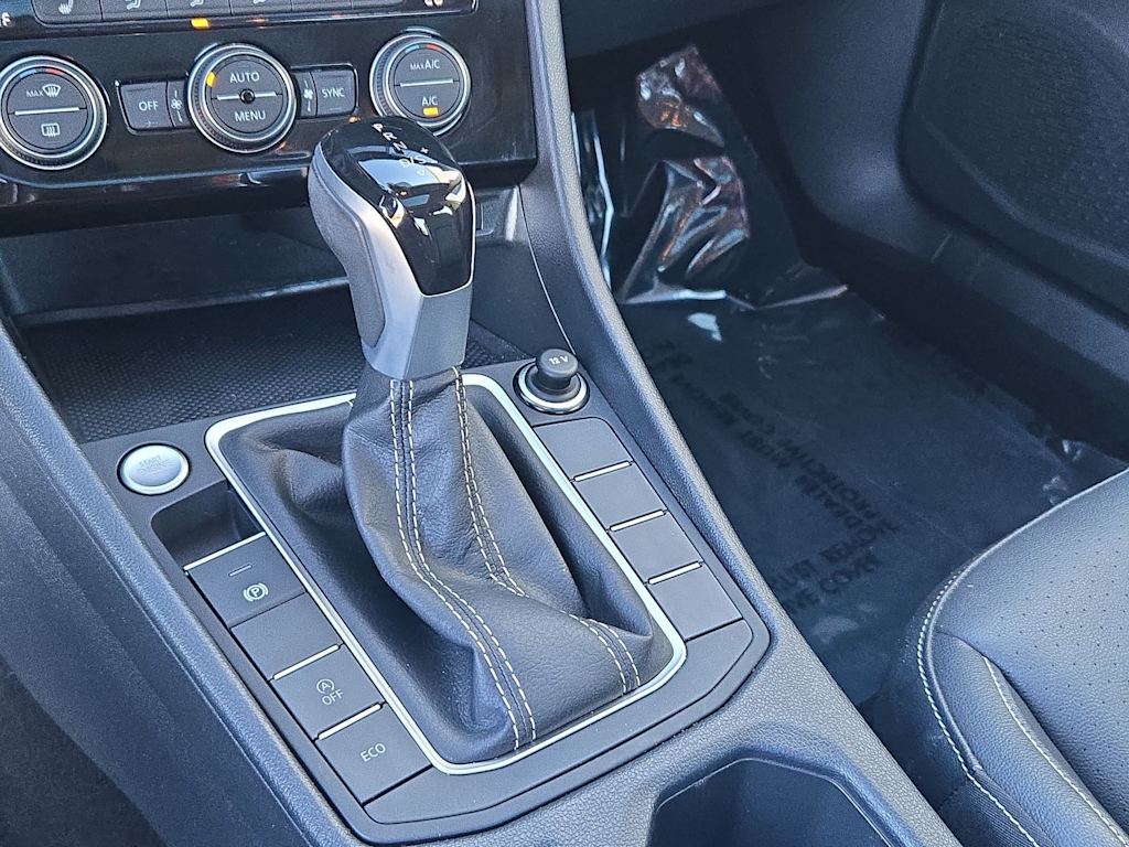 Thumbnail: 2023 Volkswagen Jetta - 36