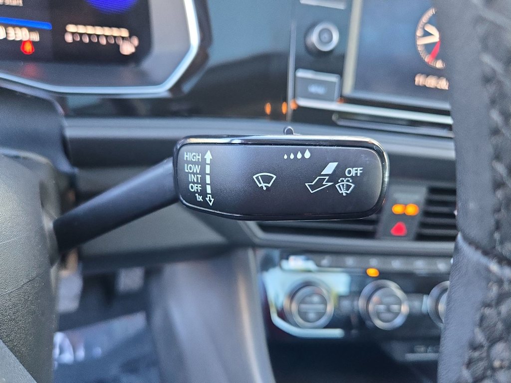 Thumbnail: 2023 Volkswagen Jetta - 33