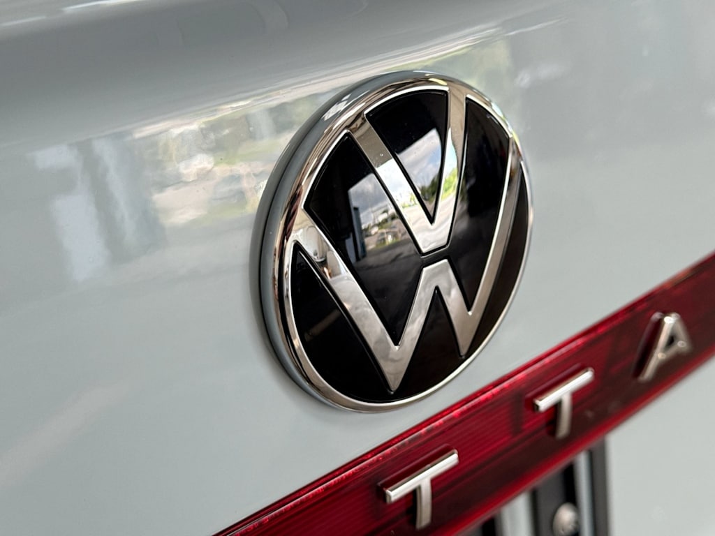 Thumbnail: 2027 Volkswagen Jetta - 7