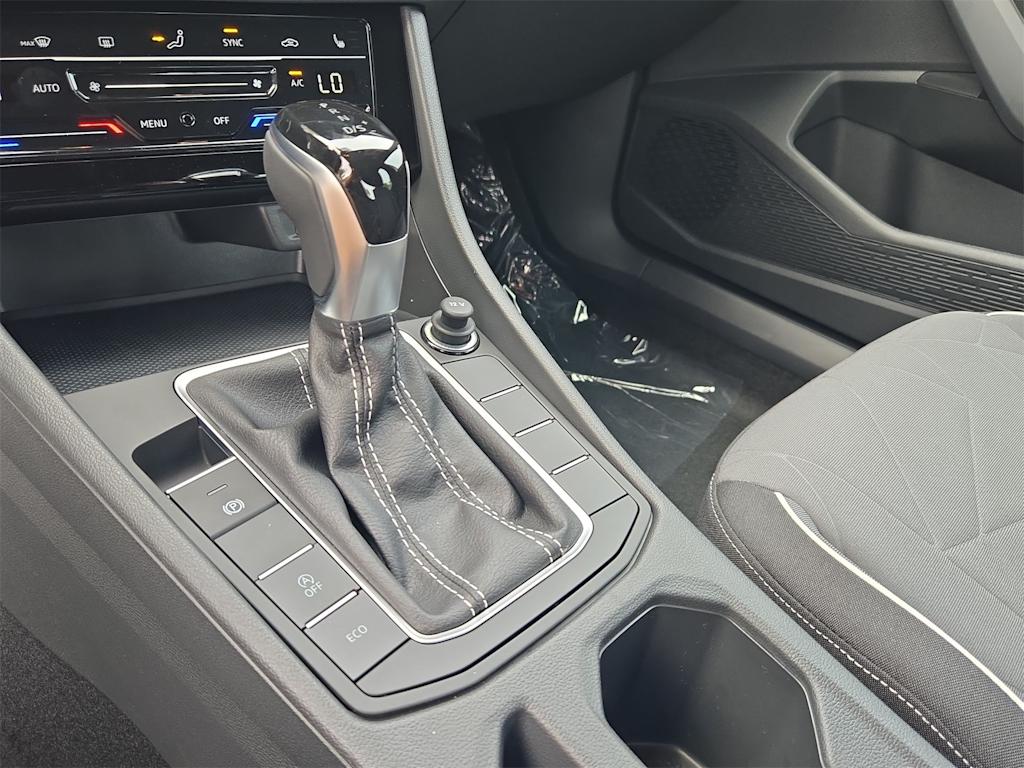 Thumbnail: 2026 Volkswagen Jetta - 16