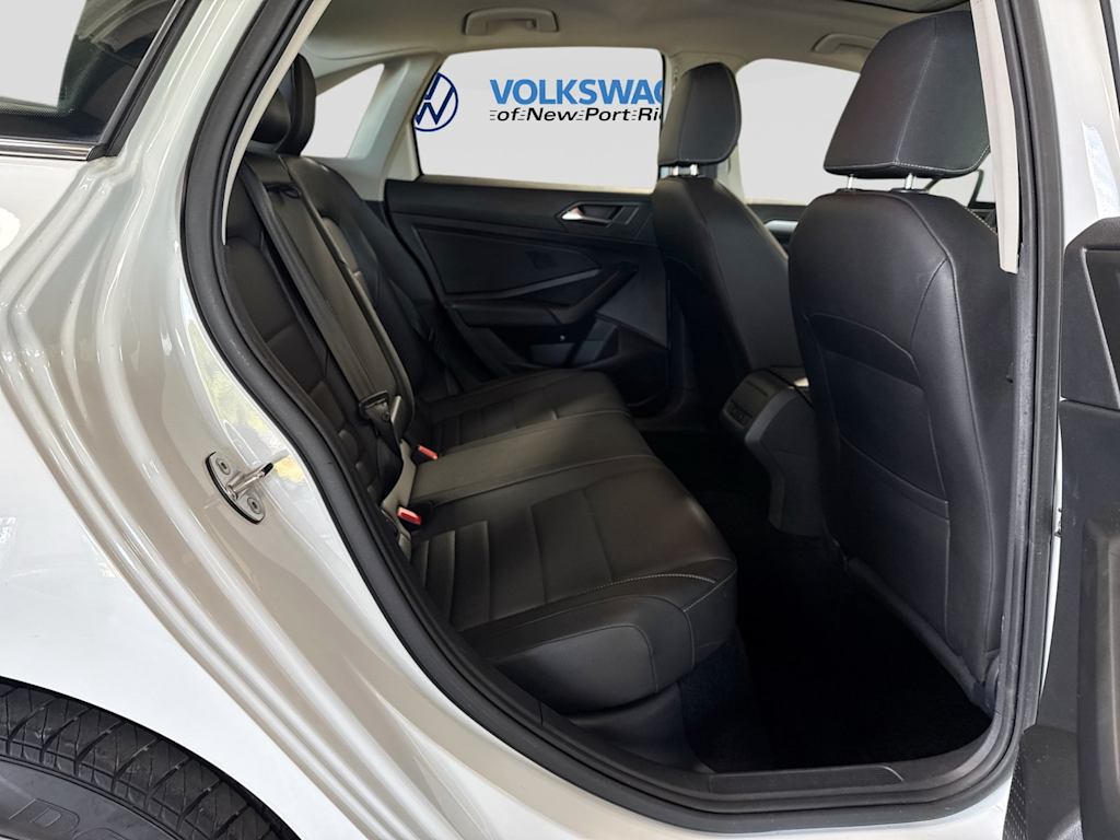 Thumbnail: 2021 Volkswagen Jetta - 32