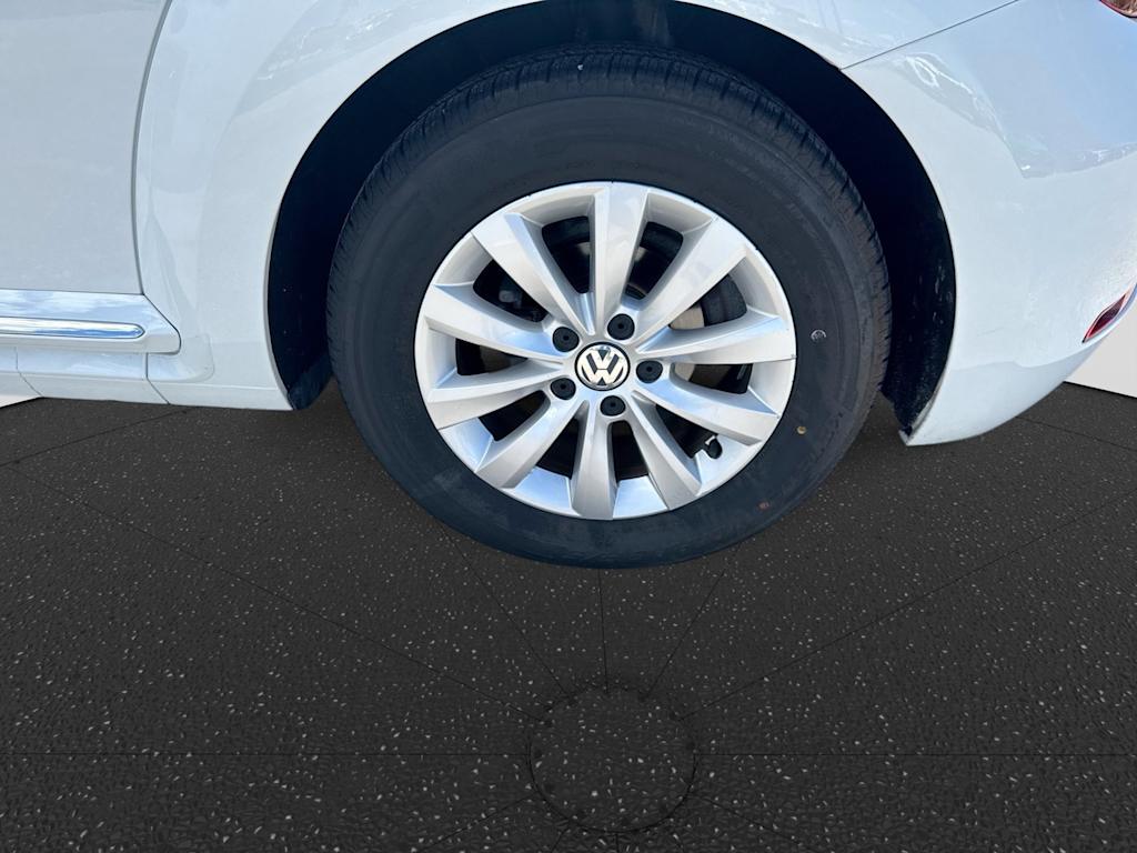 Thumbnail: 2019 Volkswagen Beetle - 8