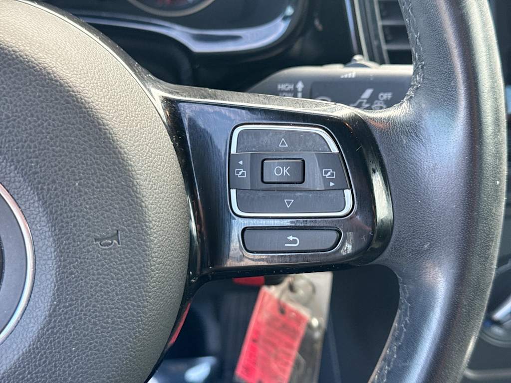 Thumbnail: 2019 Volkswagen Beetle - 31