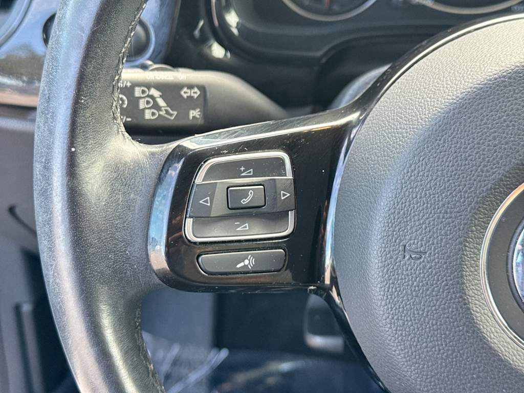 Thumbnail: 2019 Volkswagen Beetle - 30