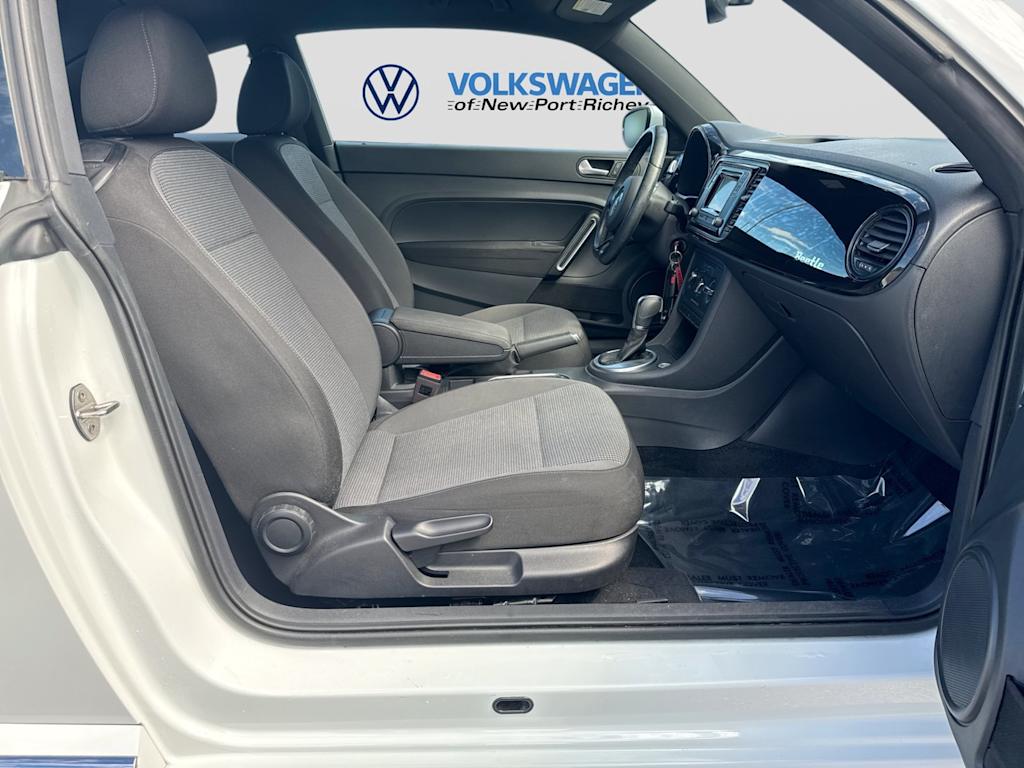 Thumbnail: 2019 Volkswagen Beetle - 29