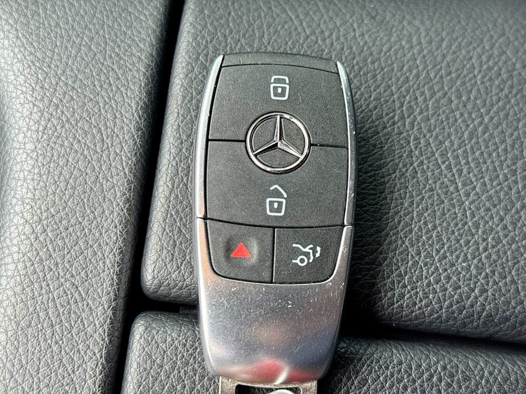 Thumbnail: 2025 Mercedes-Benz GLE - 42