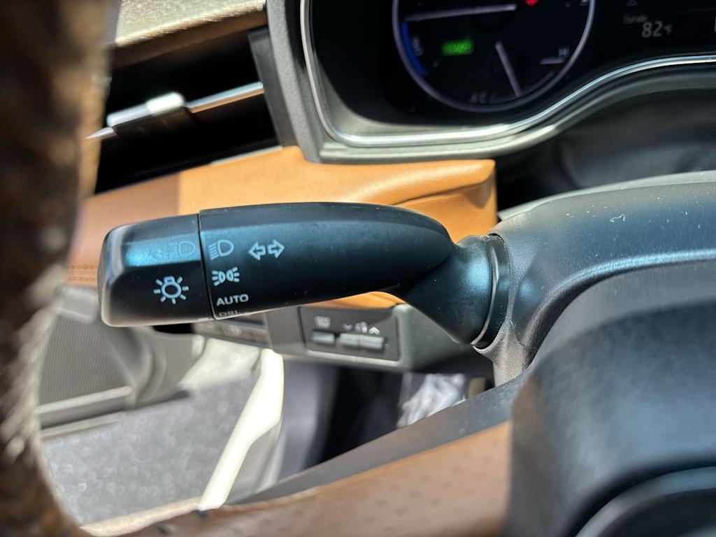 Thumbnail: 2020 Toyota Avalon - 16
