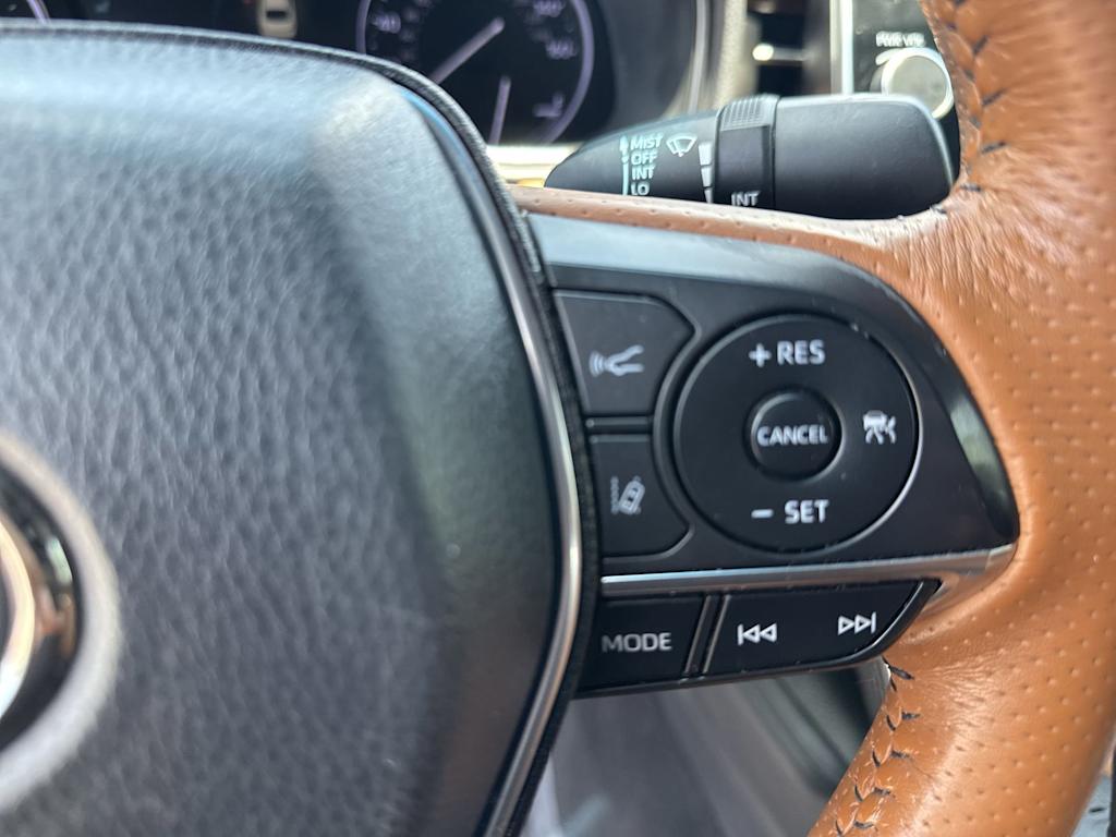 Thumbnail: 2020 Toyota Avalon - 35