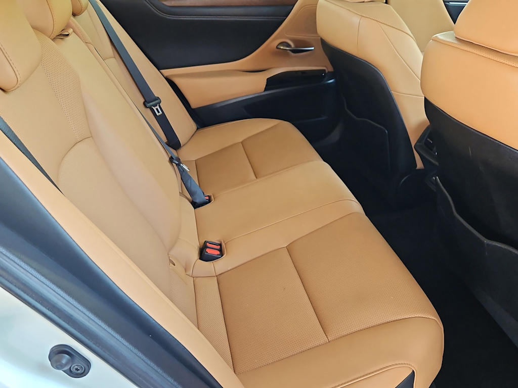 Thumbnail: 2023 Lexus ES - 26