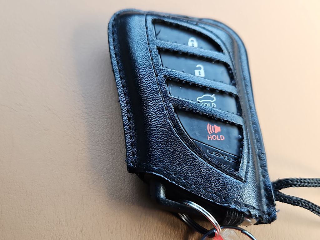 Thumbnail: 2023 Lexus ES - 17