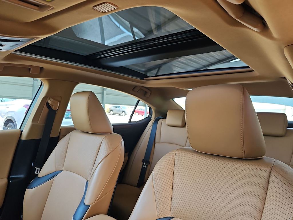 Thumbnail: 2023 Lexus ES - 25