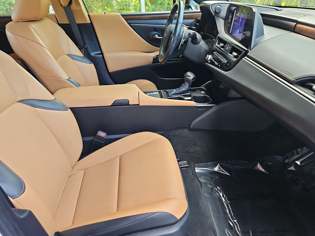 Thumbnail: 2023 Lexus ES - 28