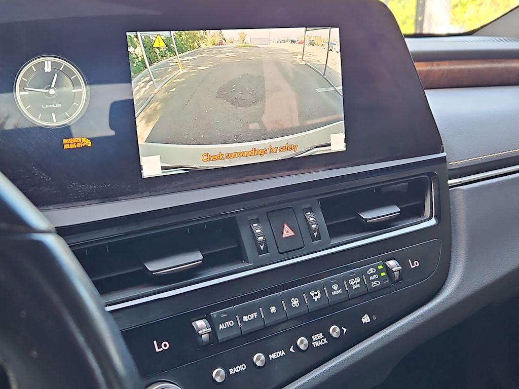 Thumbnail: 2023 Lexus ES - 34