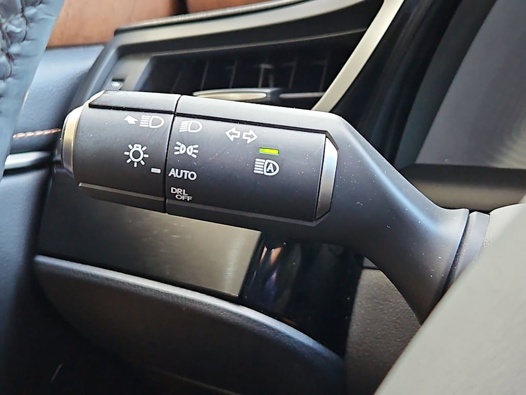 Thumbnail: 2023 Lexus ES - 32