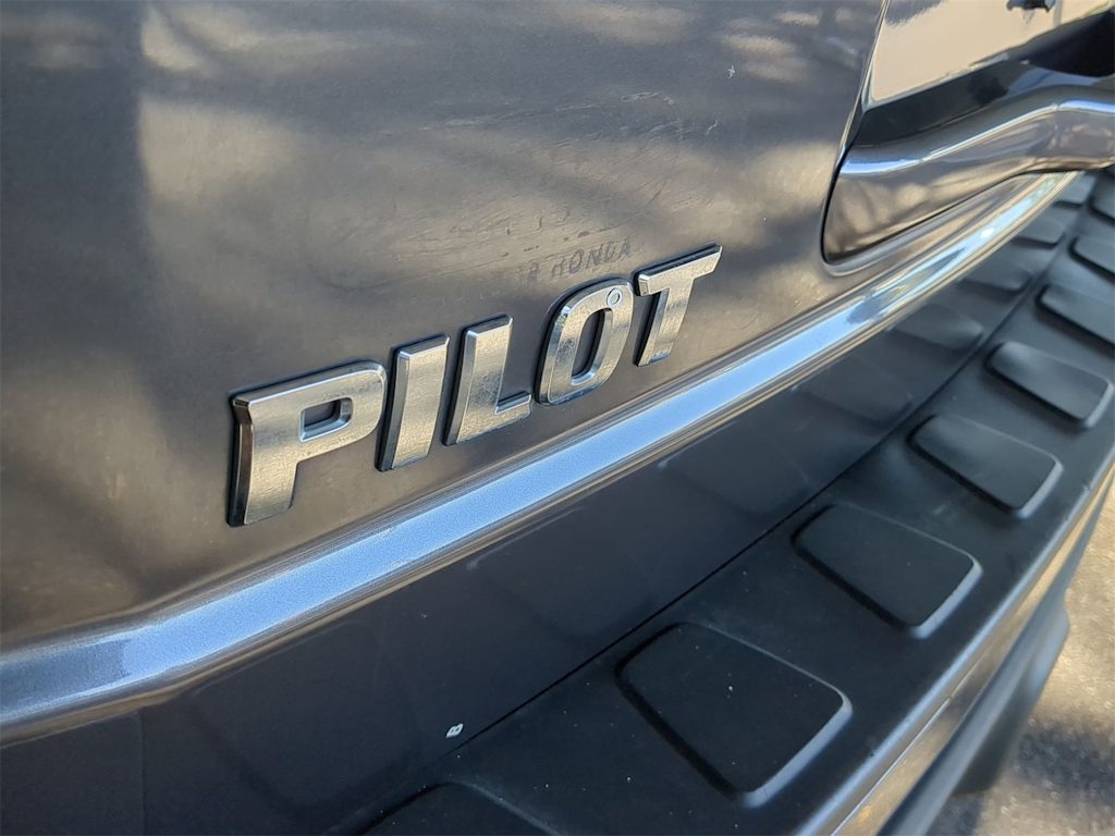 2015 Honda Pilot LX 7