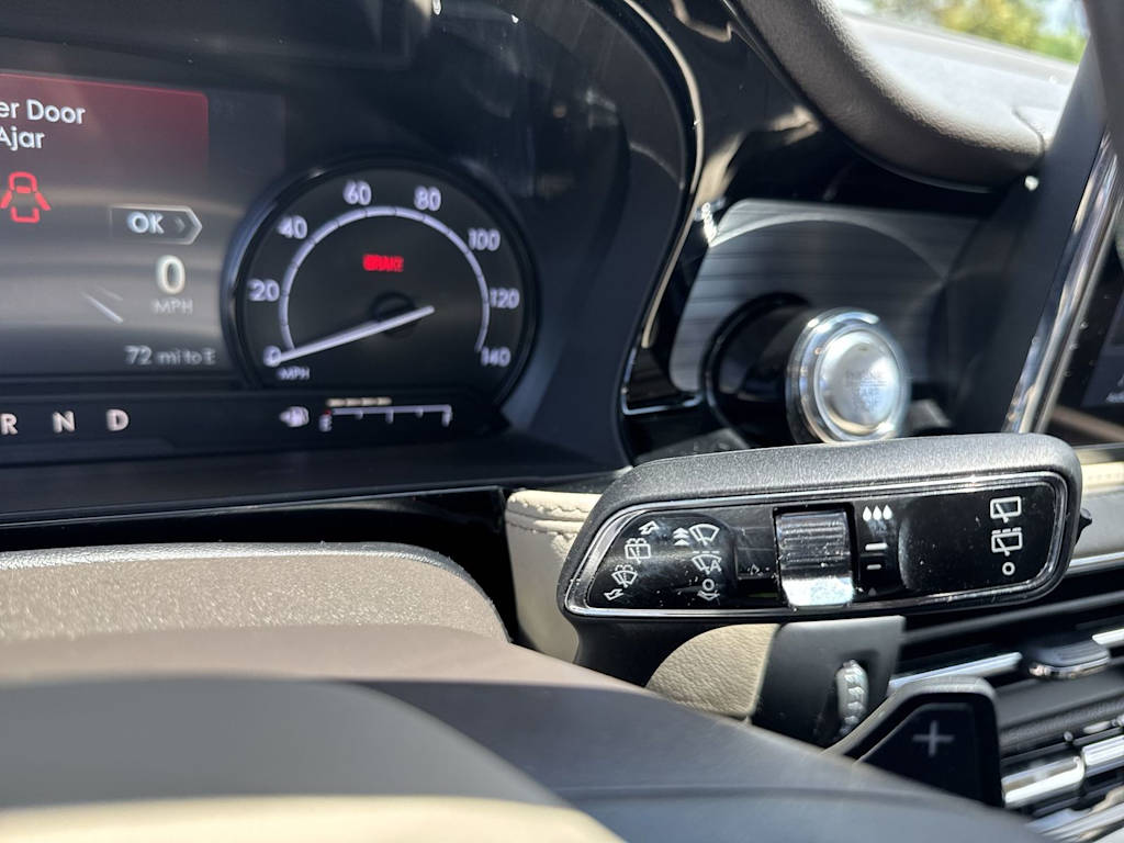 Thumbnail: 2020 Lincoln Corsair - 16