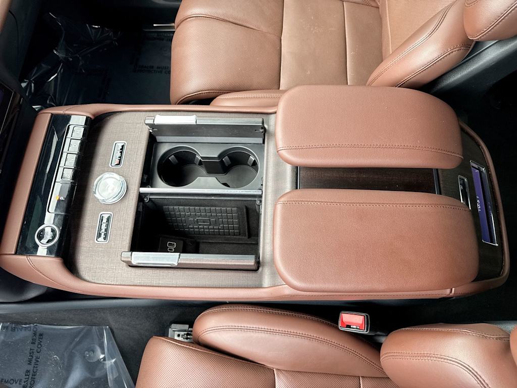 Thumbnail: 2025 Lincoln Navigator - 14