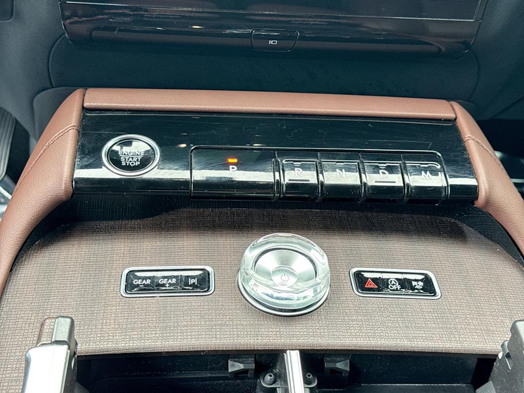 Thumbnail: 2025 Lincoln Navigator - 40