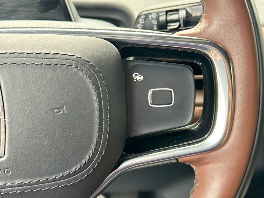 Thumbnail: 2025 Lincoln Navigator - 35