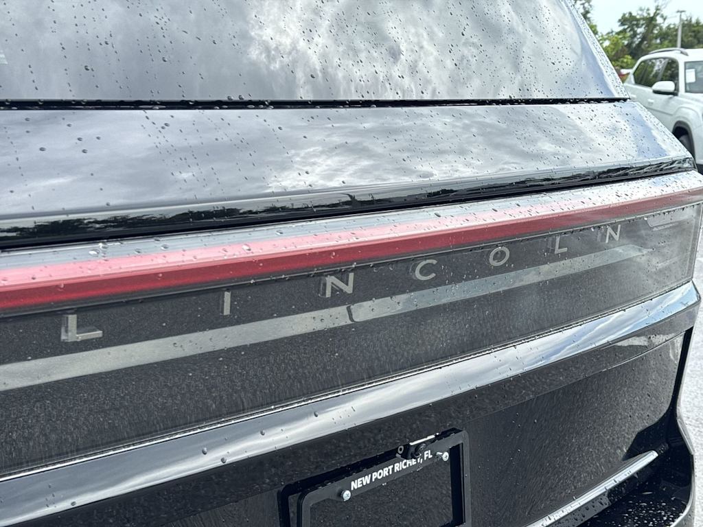 Thumbnail: 2025 Lincoln Navigator - 25
