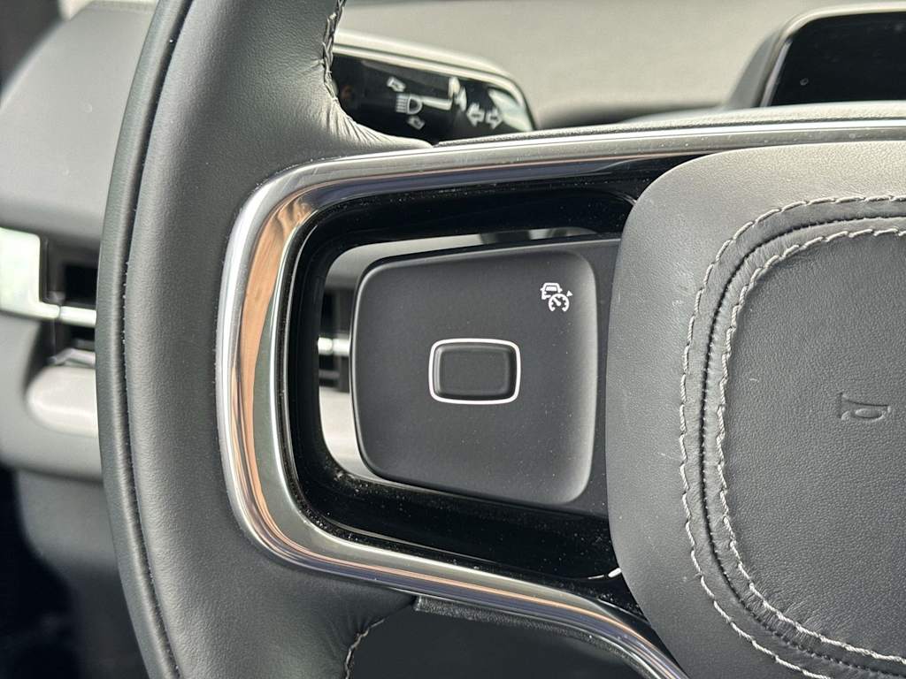 Thumbnail: 2025 Lincoln Navigator - 30