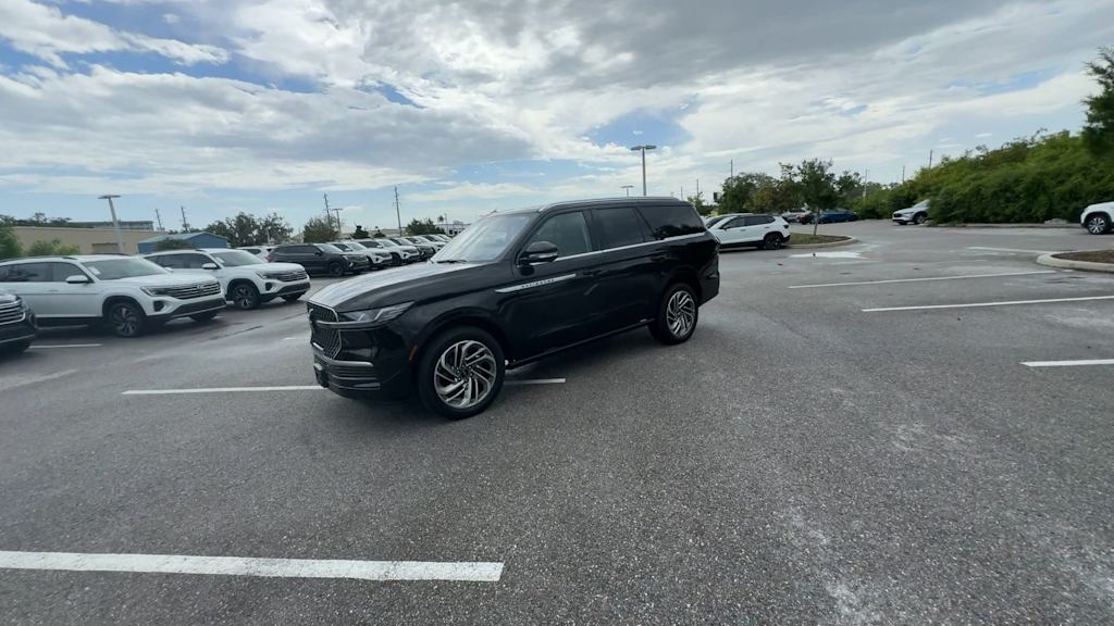 Thumbnail: 2025 Lincoln Navigator - 7