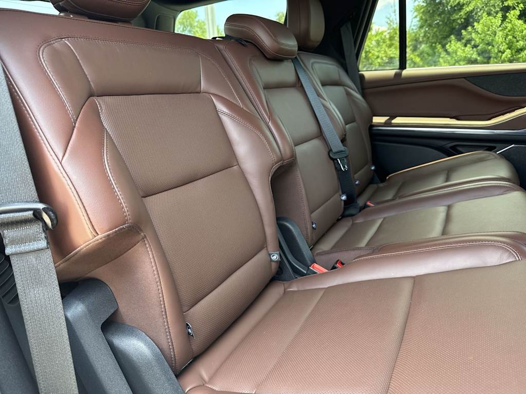 Thumbnail: 2025 Lincoln Navigator - 23