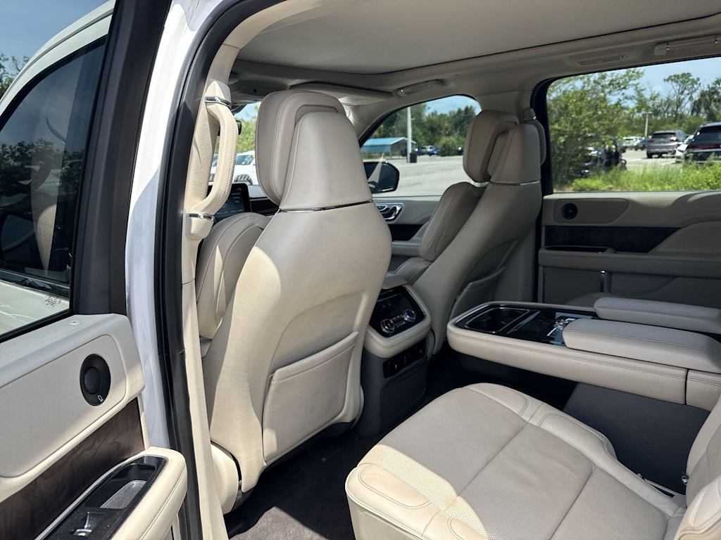 Thumbnail: 2018 Lincoln Navigator - 13