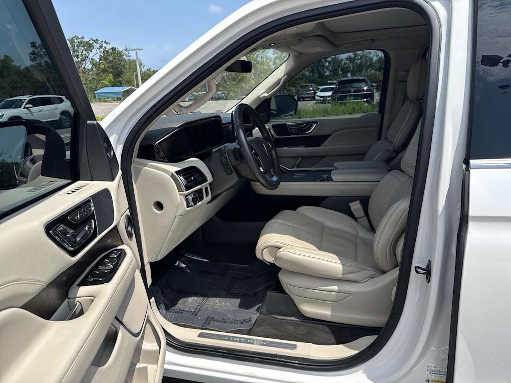Thumbnail: 2018 Lincoln Navigator - 23